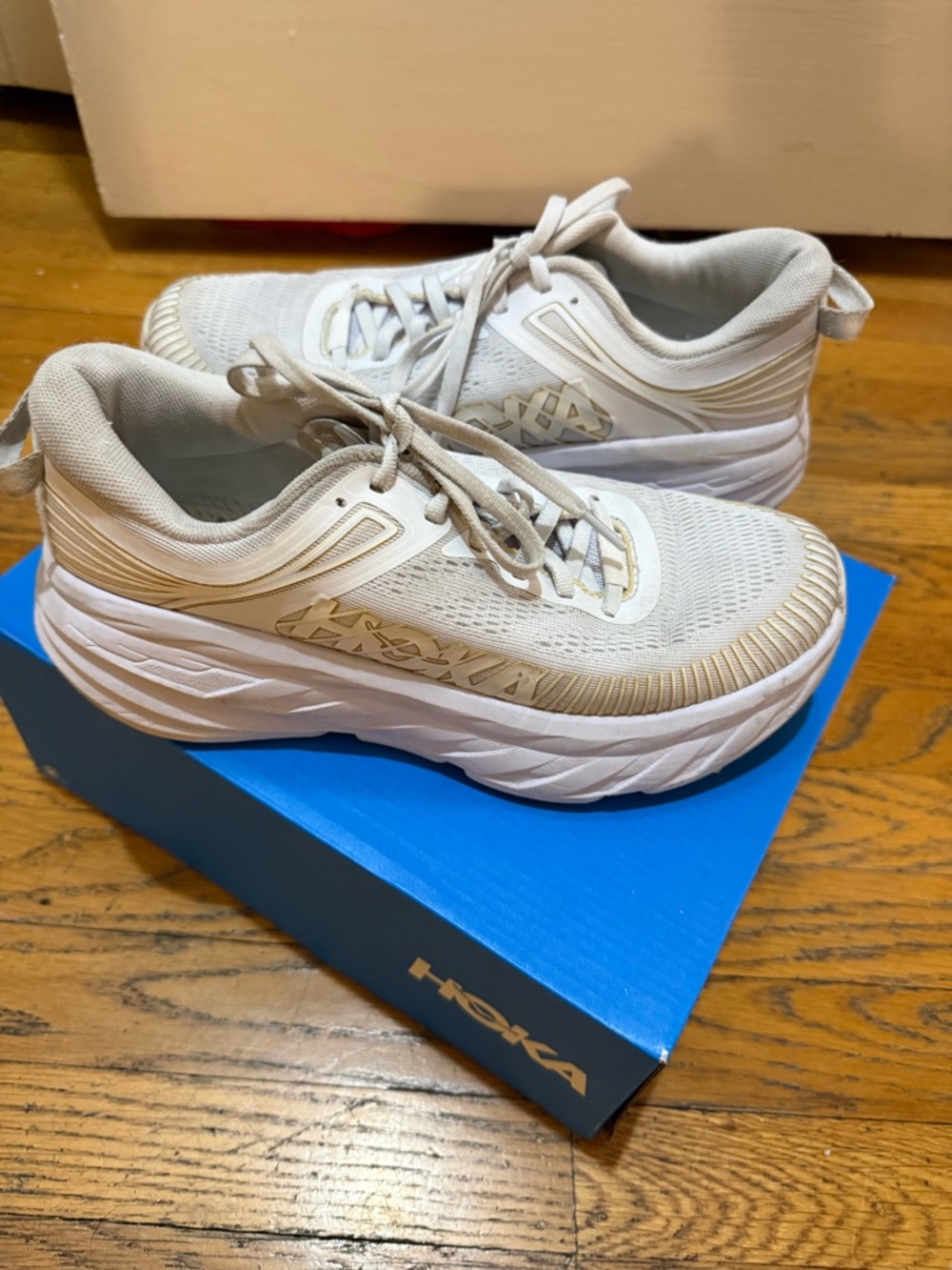Hoka One One Bondi 7 White Bottom /White Upper Womans size 7 - Picture 11 of 14